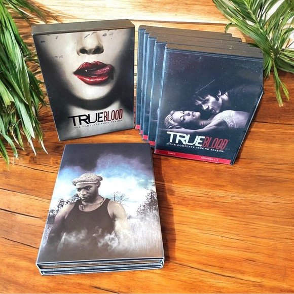 True Blood: The Complete First & Second Seasons (DVD Set) - Picture 4 of 6